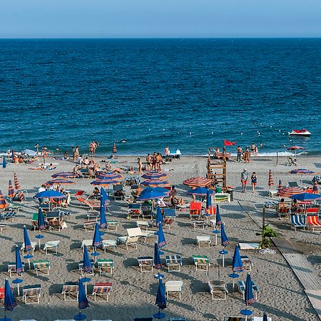 Residence Villa Liliana Giardini Naxos Eksteriør billede